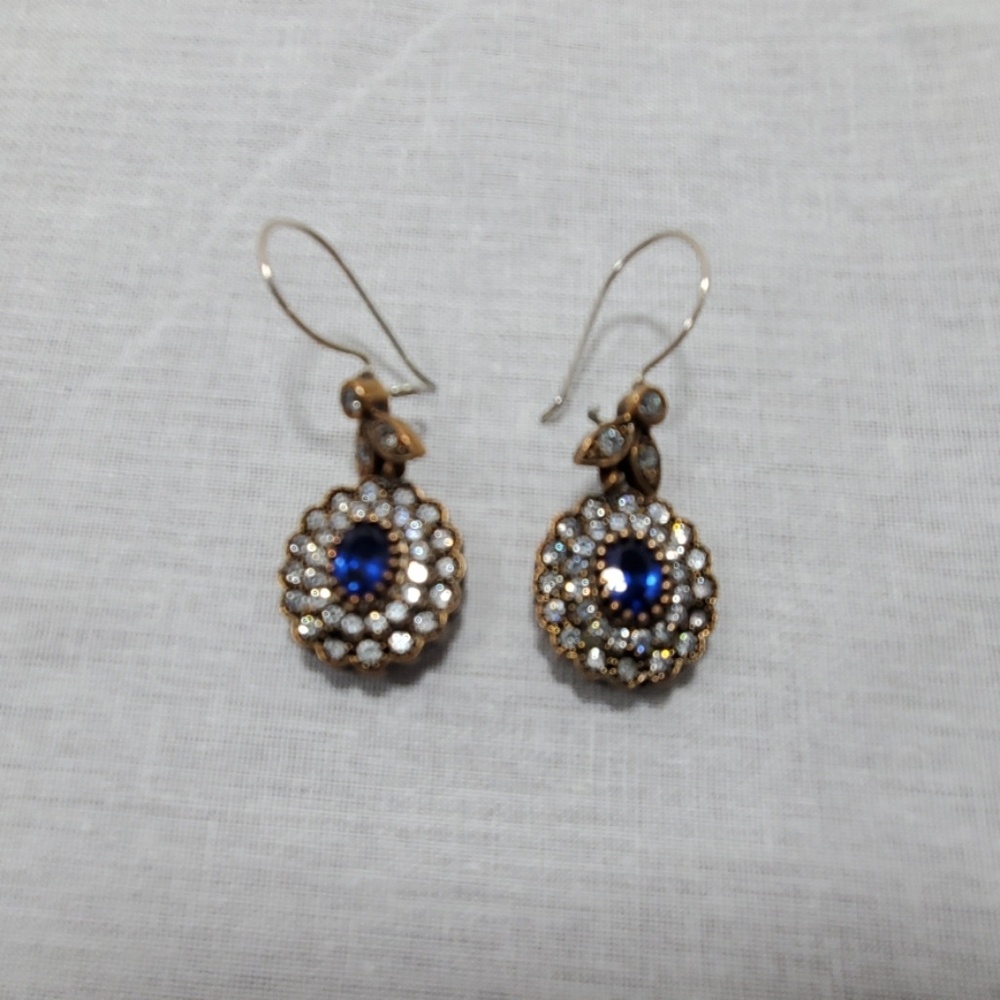 Costume earrings with false diamonds and sapphire
